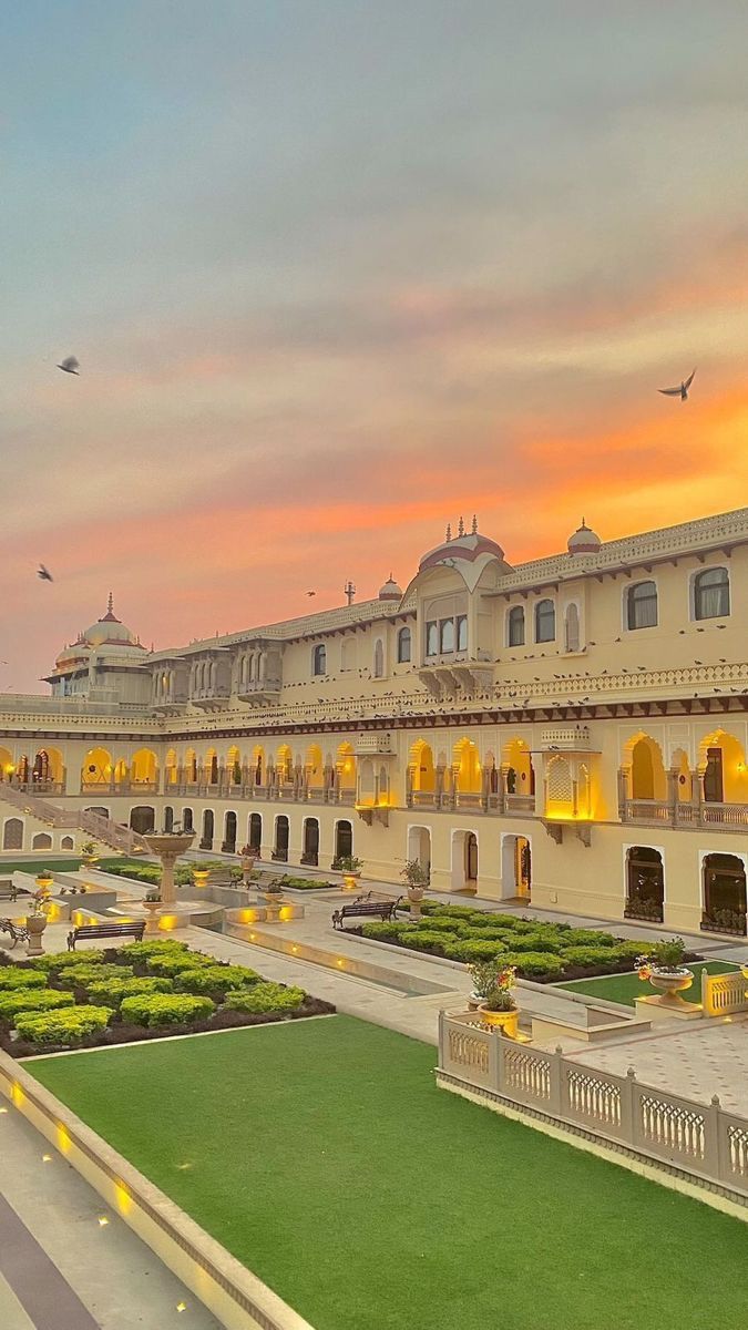 Best destination wedding places in India - Udaipur palace wedding venue